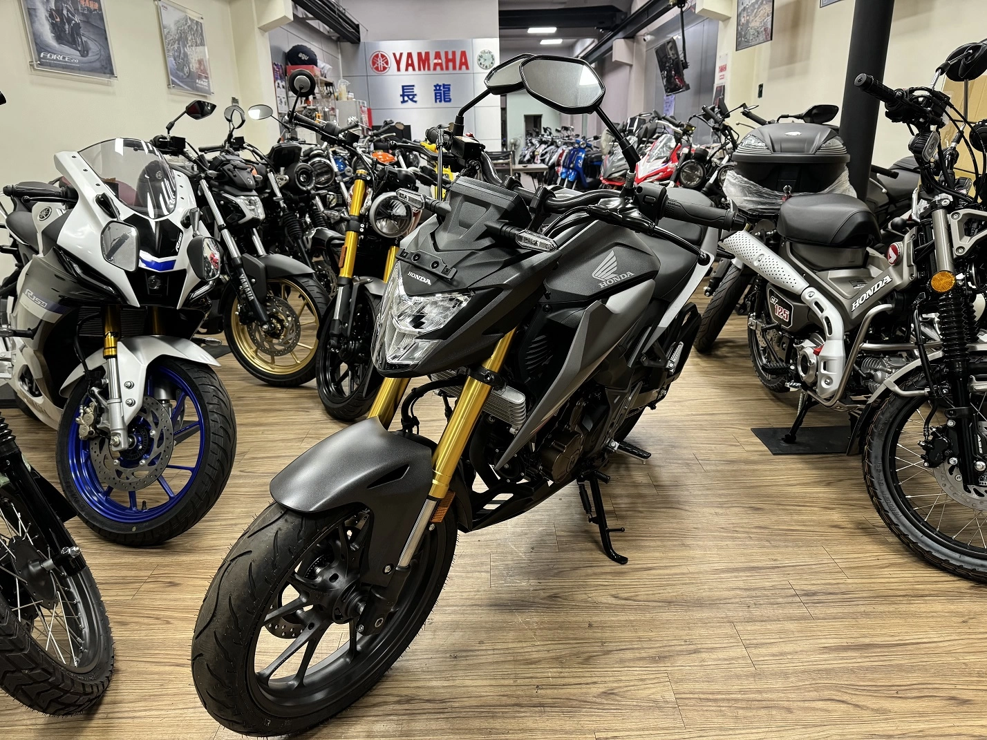 Honda/本田 CB300F 2022款 車輛照片