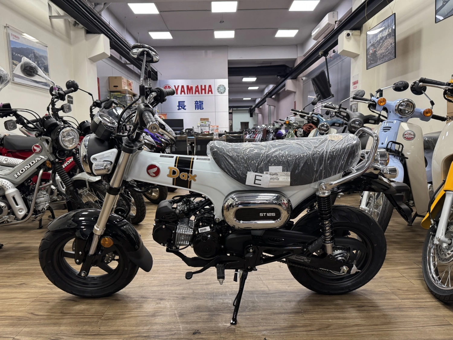 Honda/本田 DAX 125 2026款 車輛照片