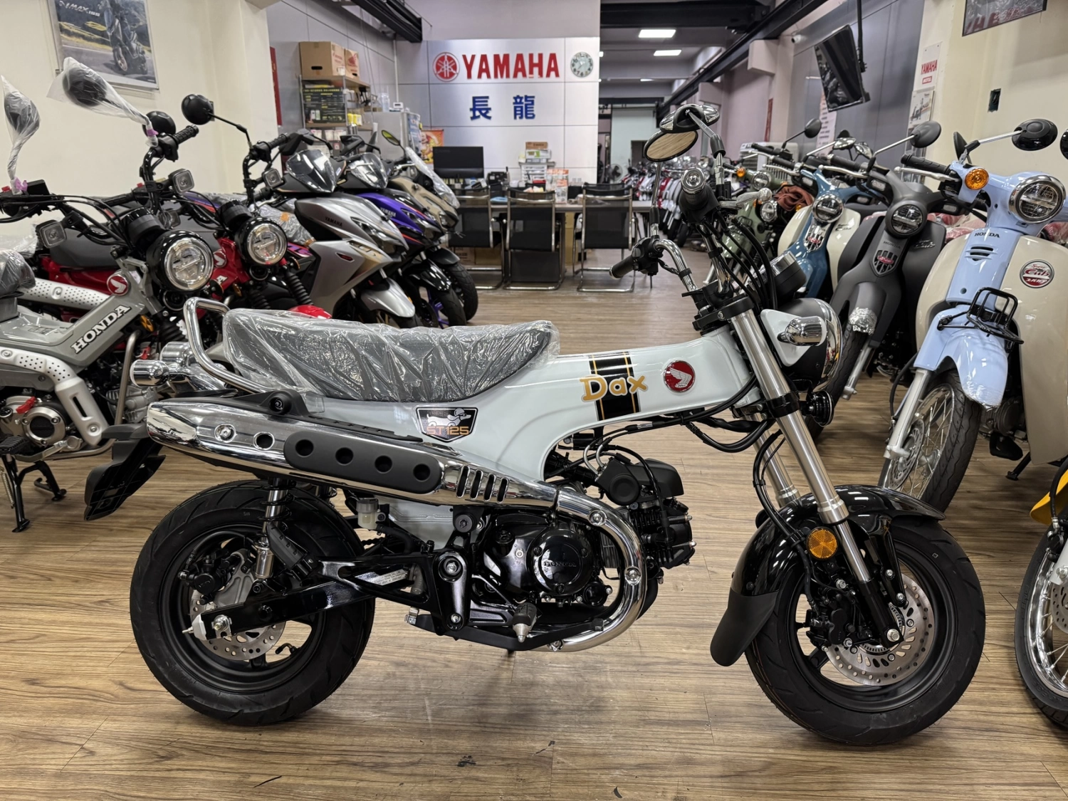 Honda/本田 DAX 125 2026款 車輛照片