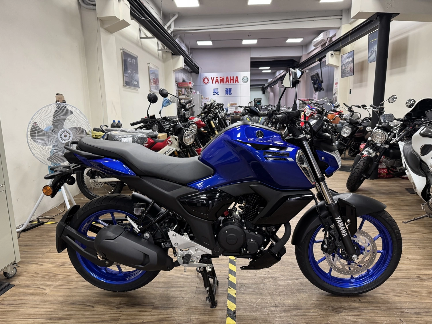 YAMAHA/山葉 FZS 150 V4 TCS 2024款 車輛照片