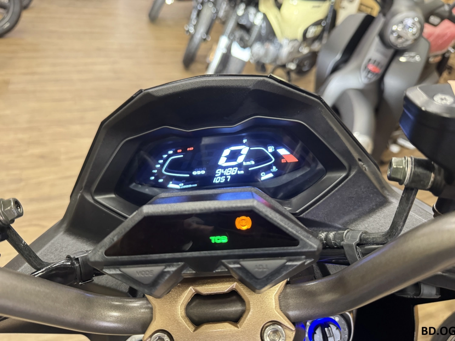 KYMCO/光陽 KRV MOTO 180 TCS 2024款 車輛照片