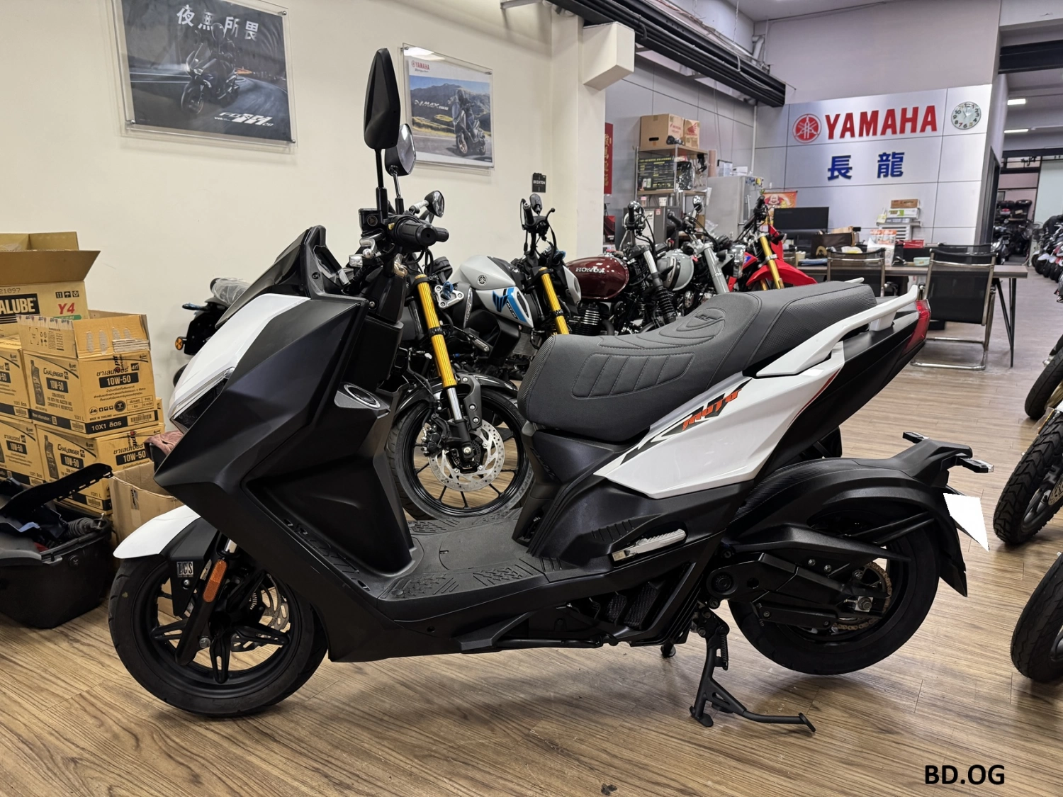 KYMCO/光陽 KRV MOTO 180 TCS 2024款 車輛照片