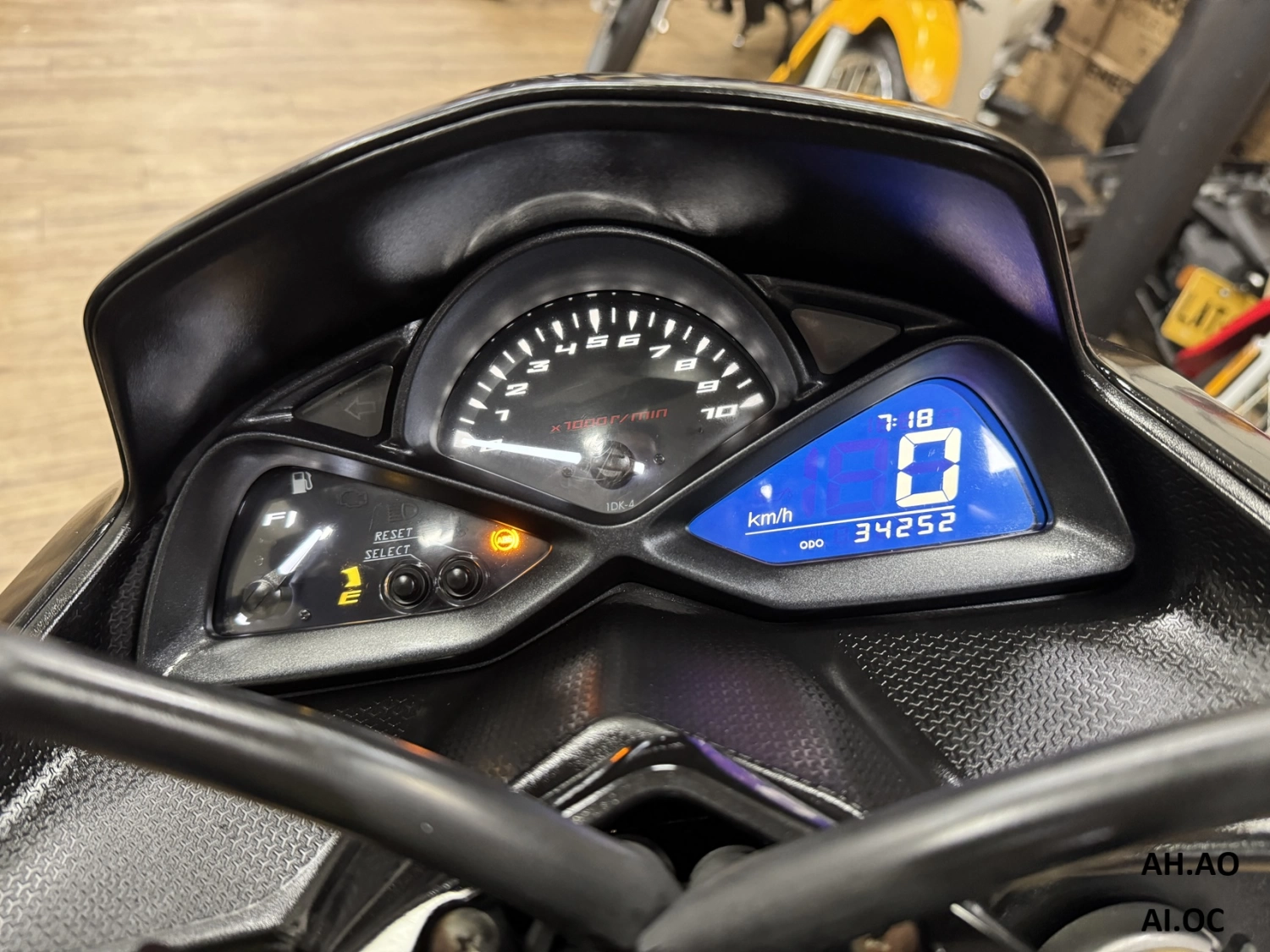 YAMAHA/山葉 S-MAX 155 ABS 2018款 車輛照片