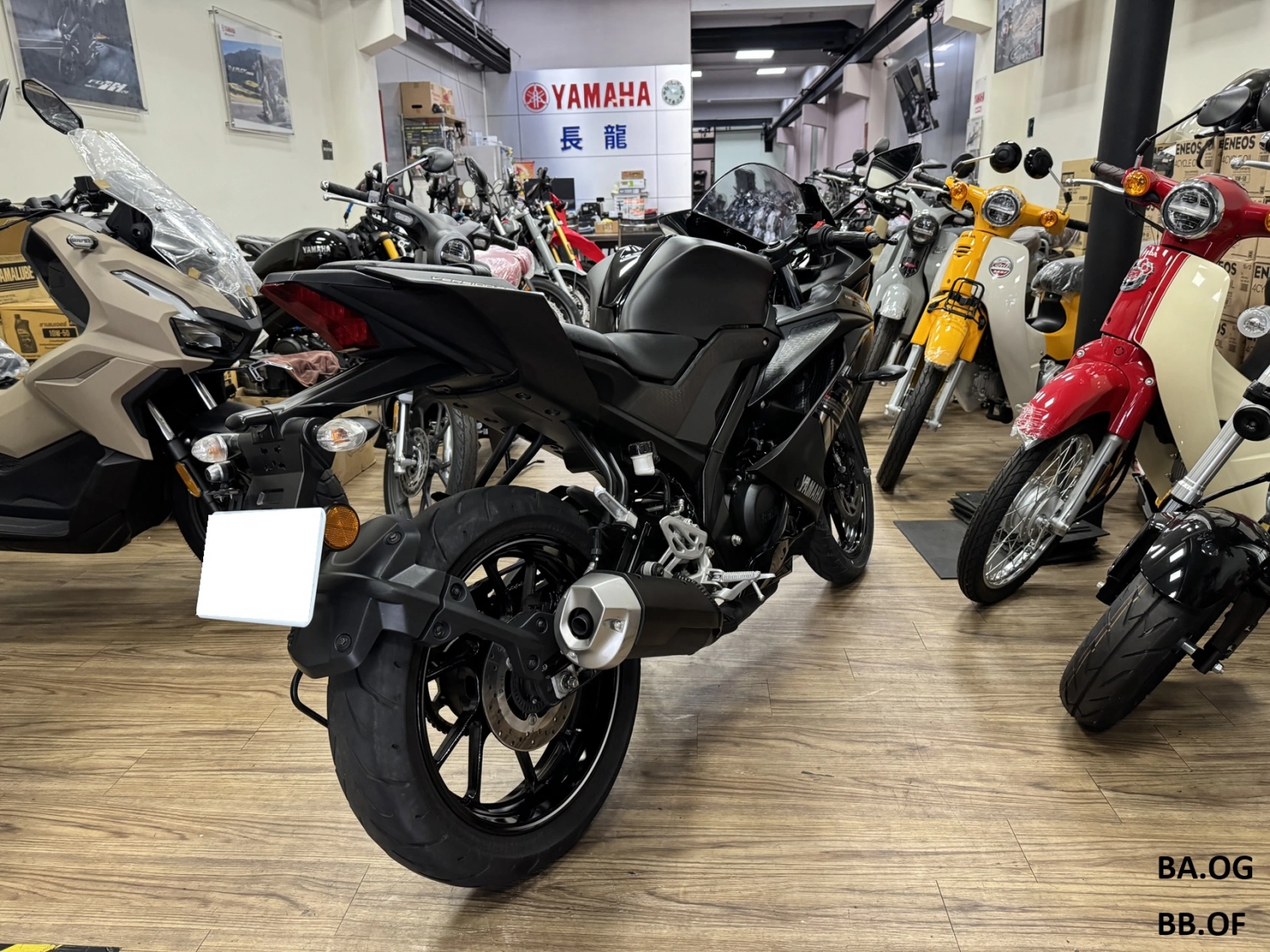 YAMAHA/山葉 R15V3 2021款 車輛照片