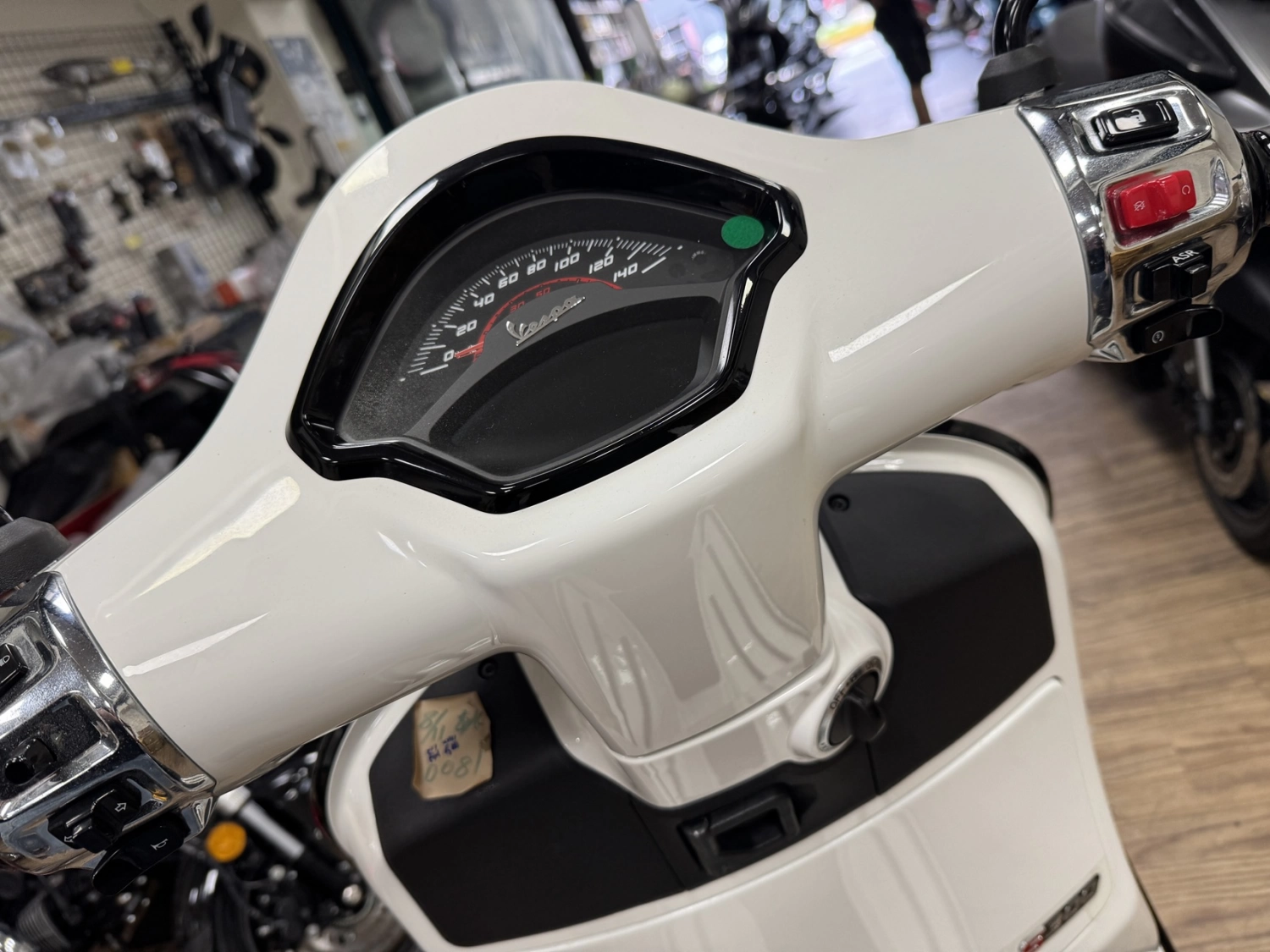 Vespa/偉士牌 GTS 300 Keyless 2023款 車輛照片