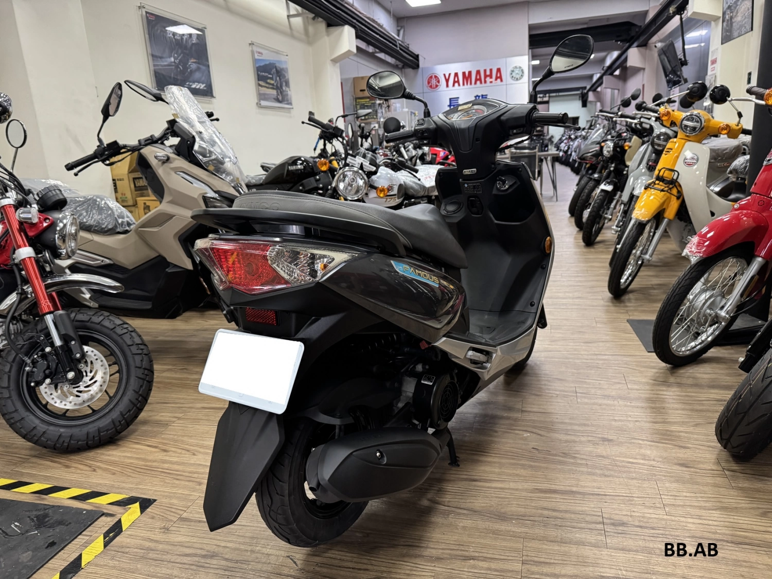 KYMCO/光陽 名流125 碟煞 2022款 車輛照片