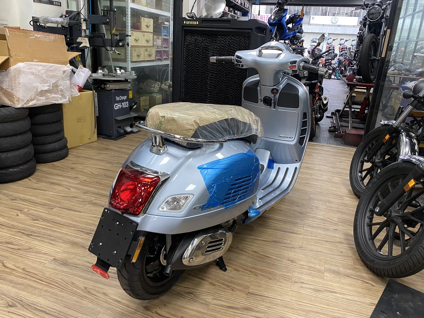 Vespa/偉士牌 GTS 300 2022款 車輛照片