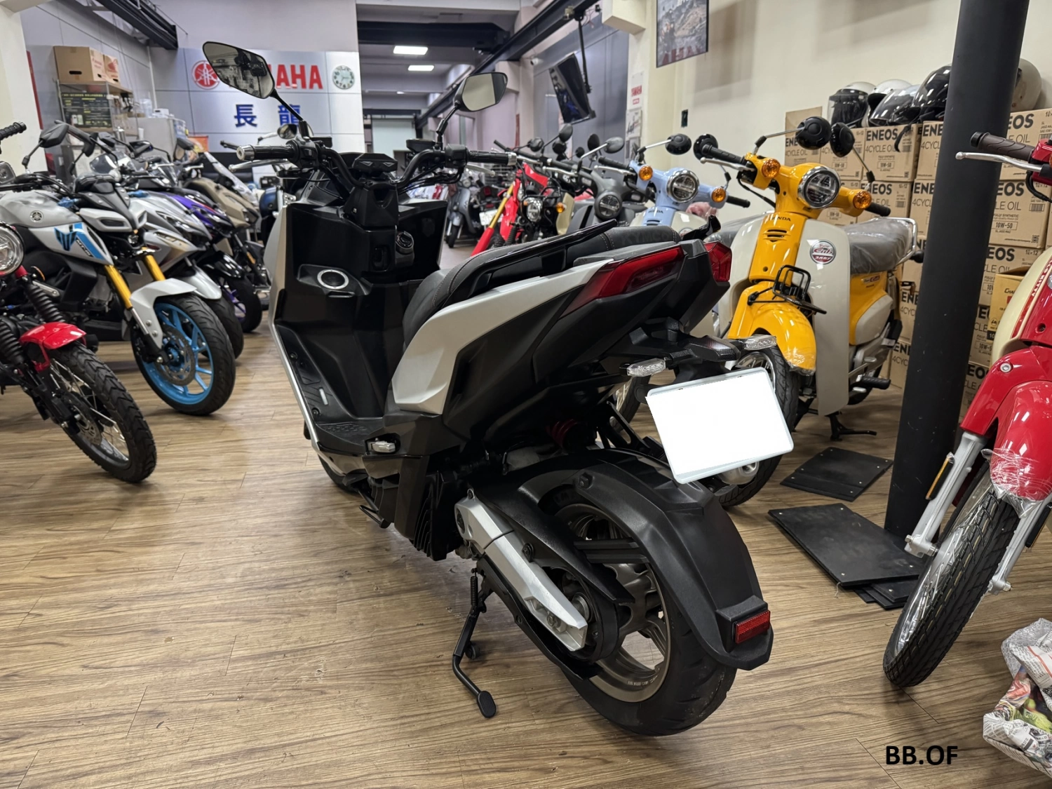 KYMCO/光陽 KRV 180 TCS KEYLESS 2022款 車輛照片