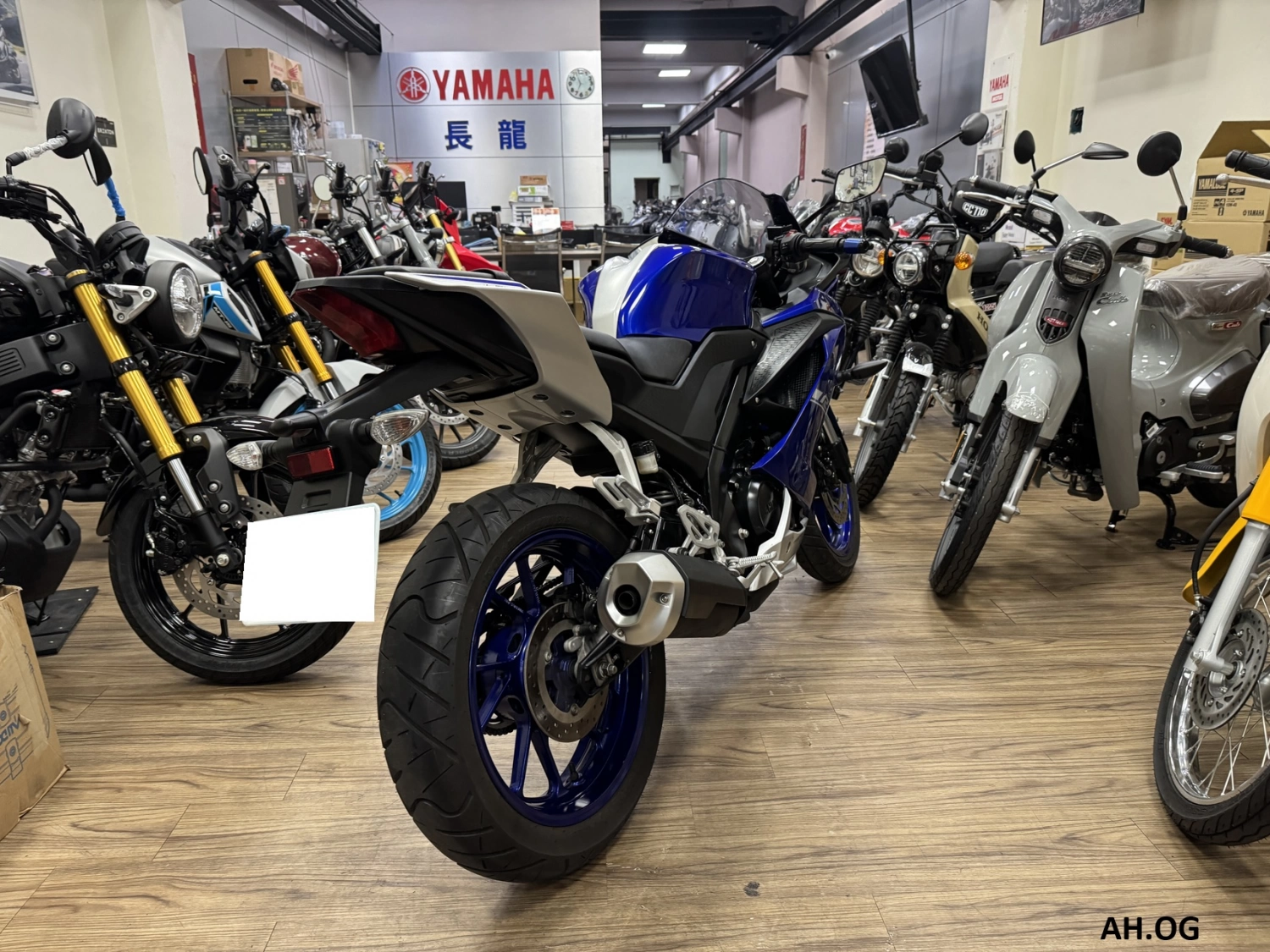 YAMAHA/山葉 R15V3 2018款 車輛照片