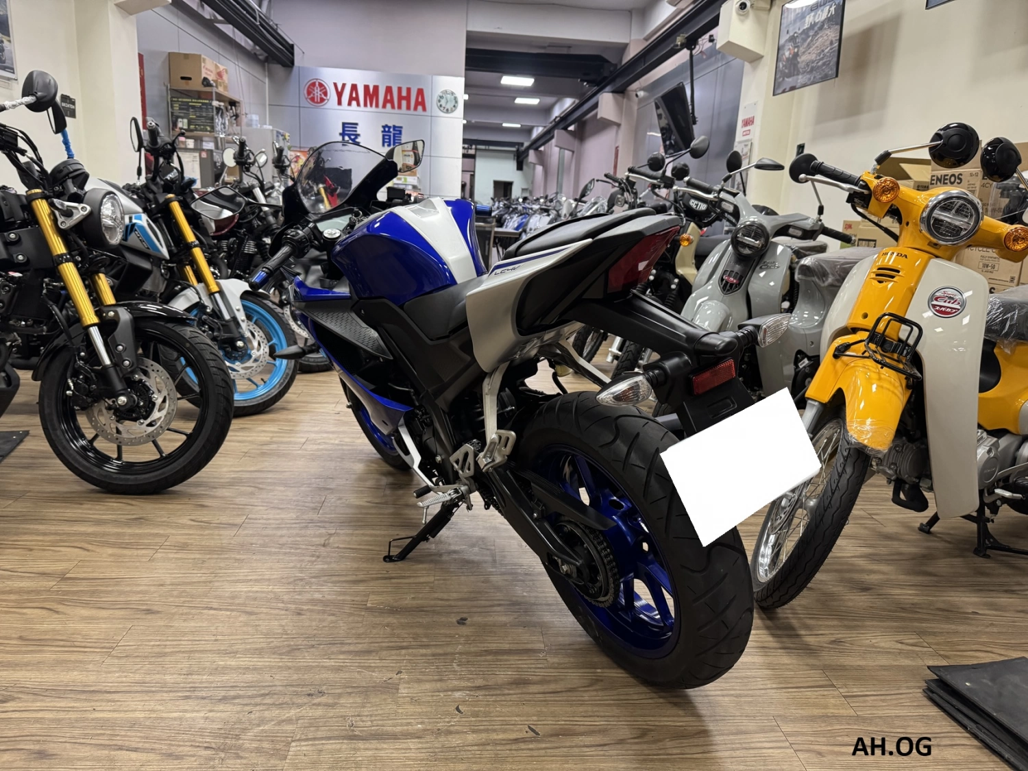YAMAHA/山葉 R15V3 2018款 車輛照片