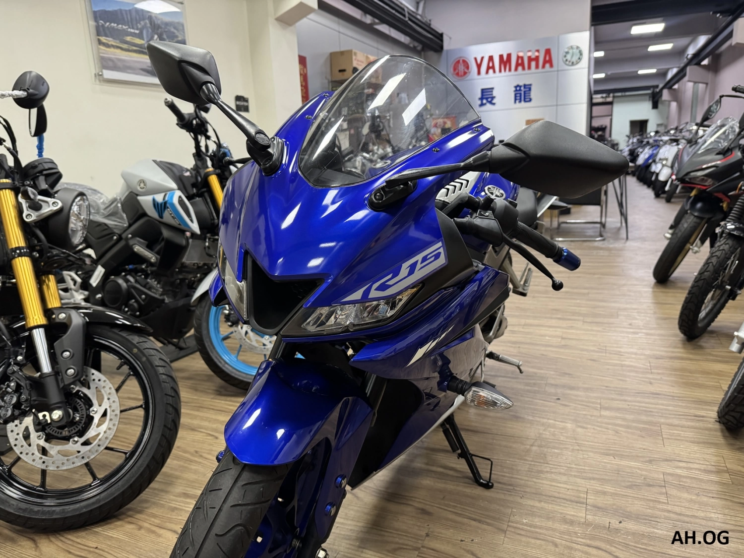 YAMAHA/山葉 R15V3 2018款 車輛照片