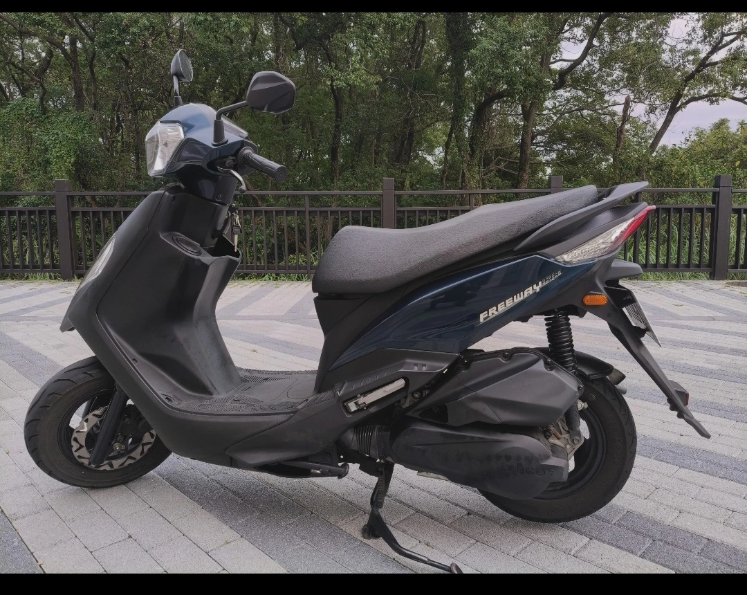 KYMCO/光陽 新豪邁125碟煞版，深藍黑 2023款 車輛照片